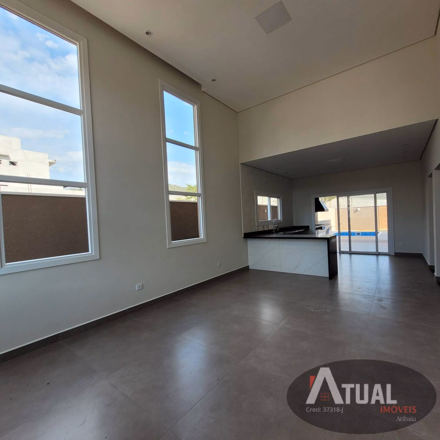 Casa de 360 m² em Atibaia, SP