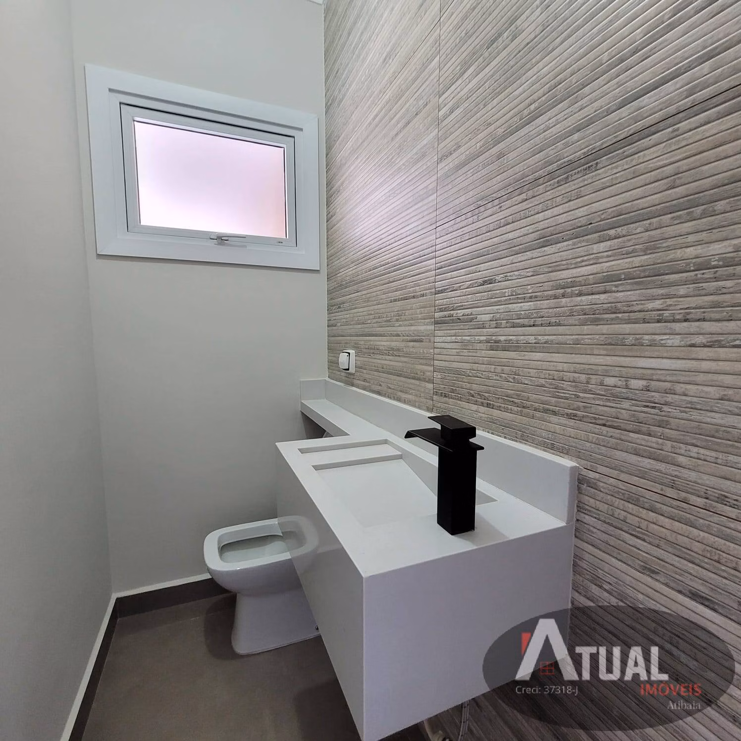 Casa de 360 m² em Atibaia, SP