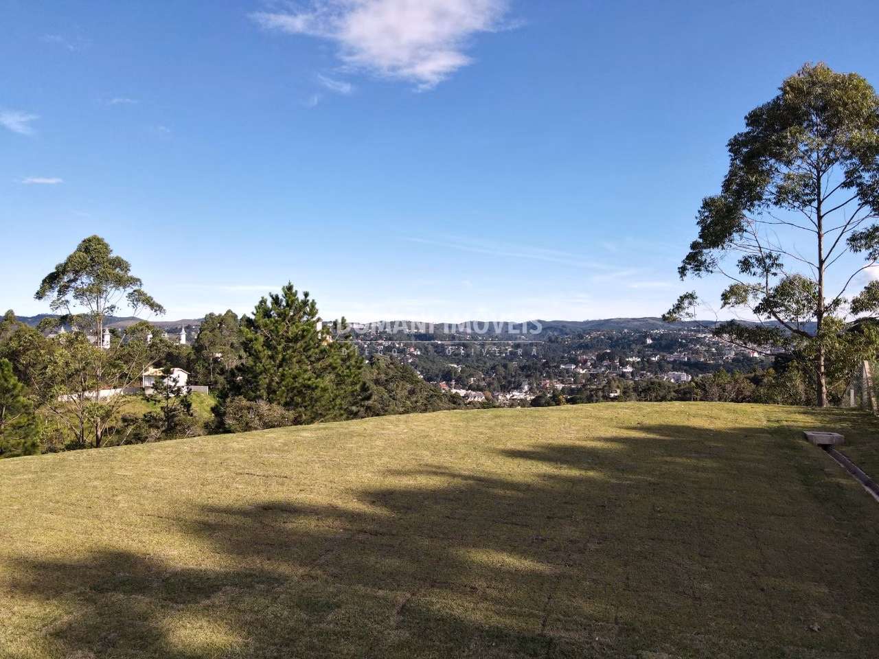 Casa de 1,120 m² em Campos do Jordão, SP