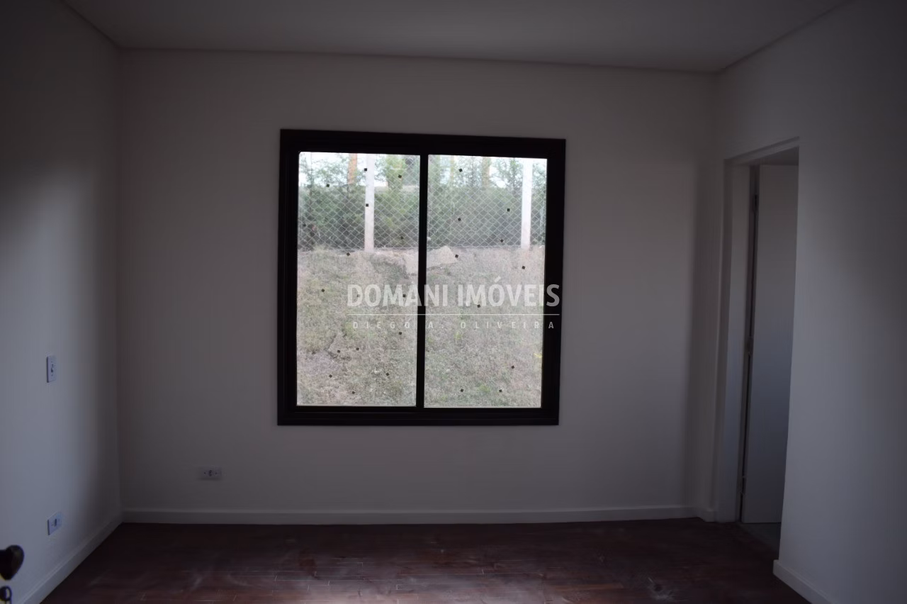 Casa de 1,120 m² em Campos do Jordão, SP