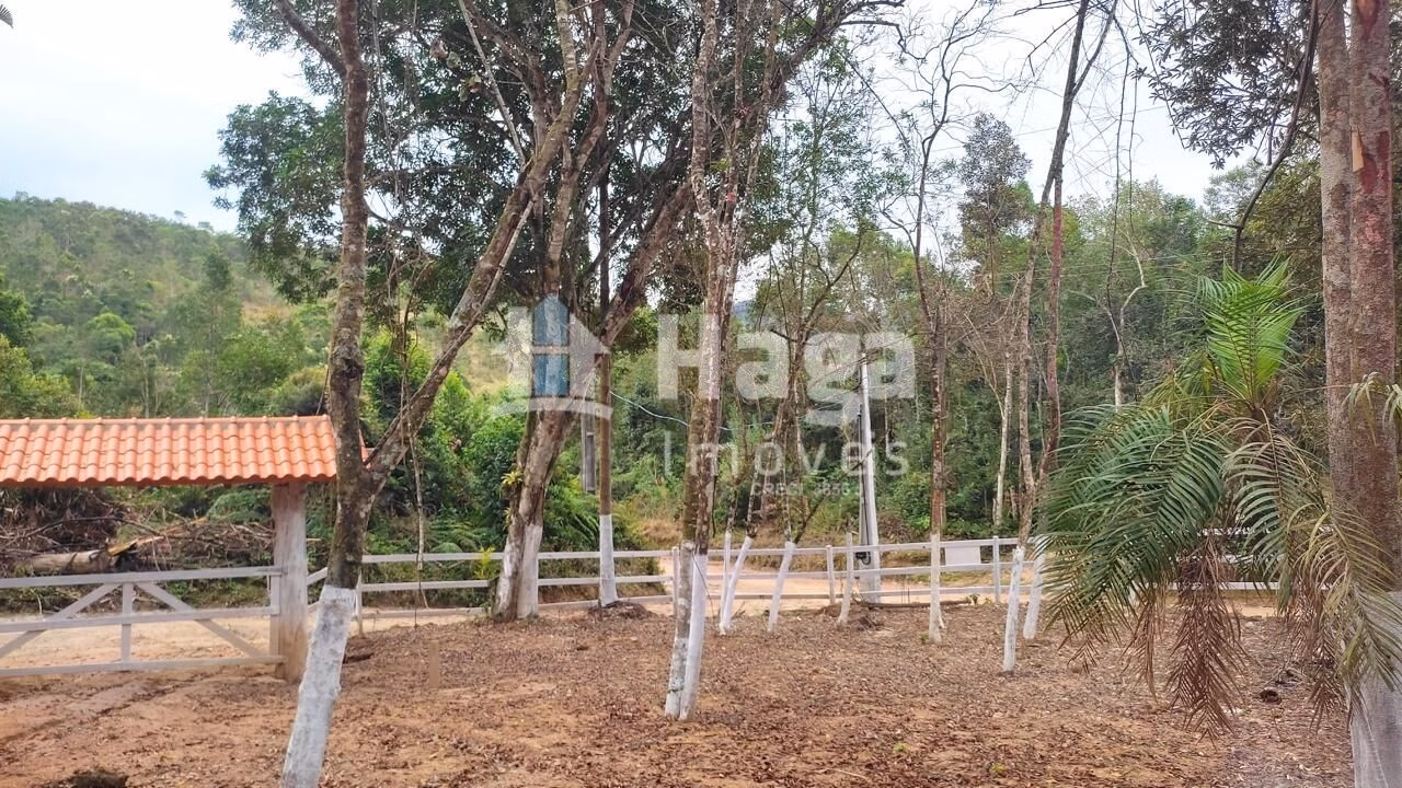 Chácara de 1.200 m² em São João Batista, SC