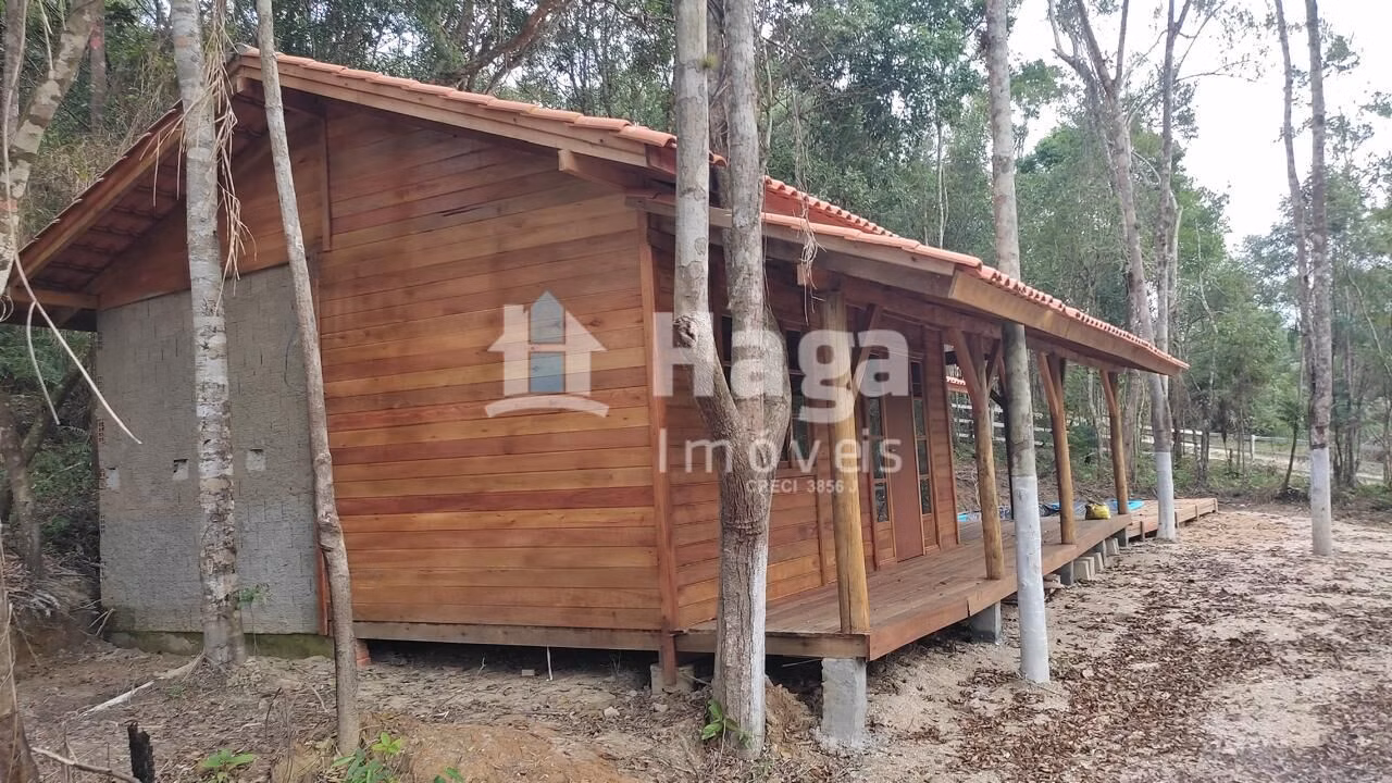 Chácara de 1.200 m² em São João Batista, SC