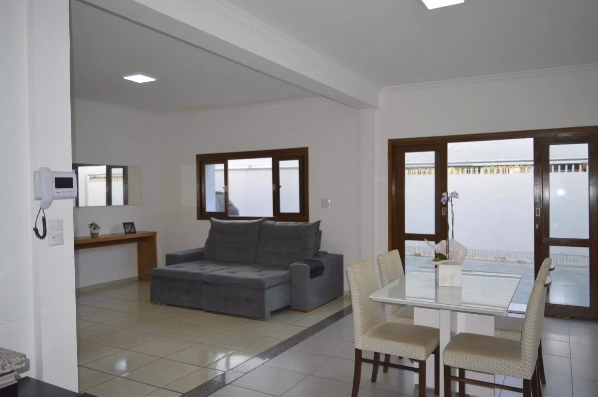 Casa de 350 m² em Campinas, SP