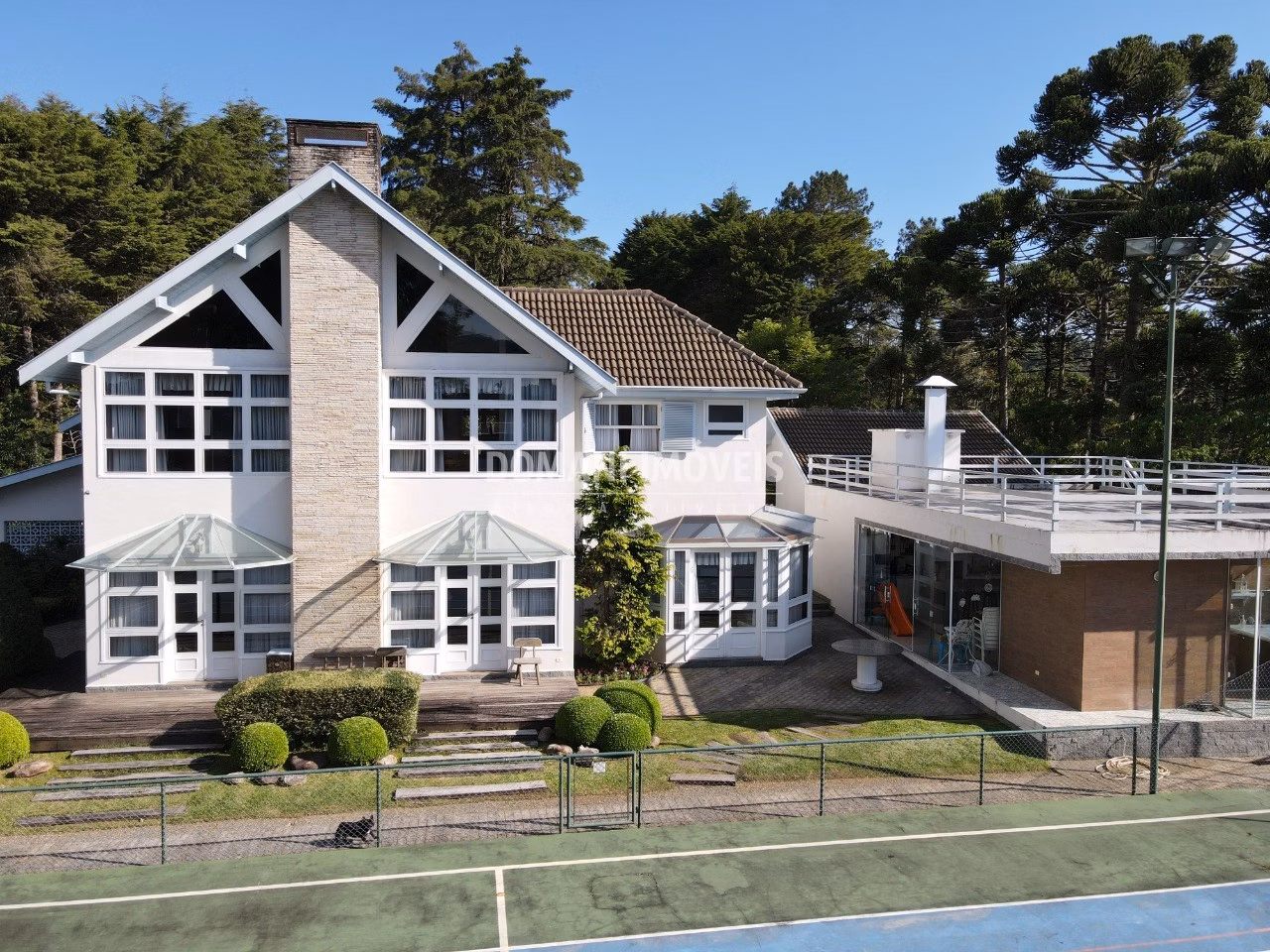 House of 2,180 m² in Campos do Jordão, SP, Brazil