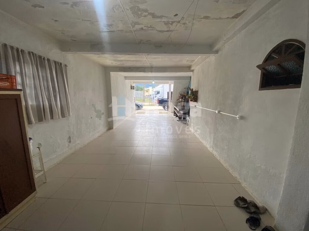 Casa de 700 m² em Guabiruba, SC