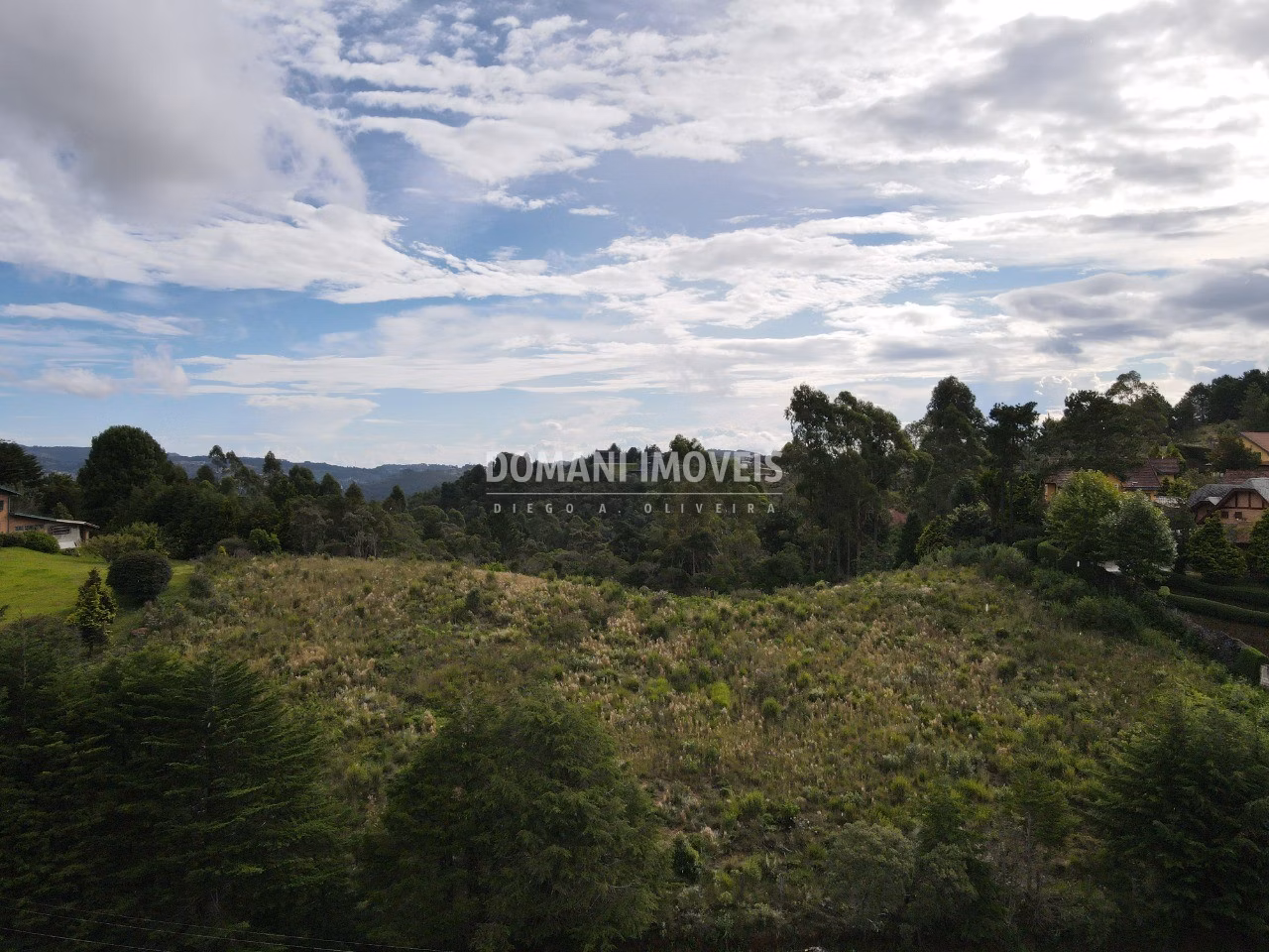 Terreno de 7,300 m² em Campos do Jordão, SP