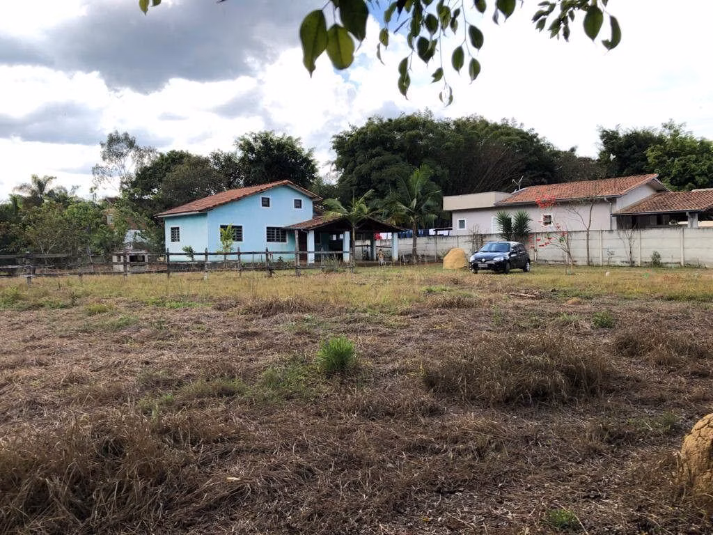 Chácara de 2.400 m² em Pouso Alegre, MG