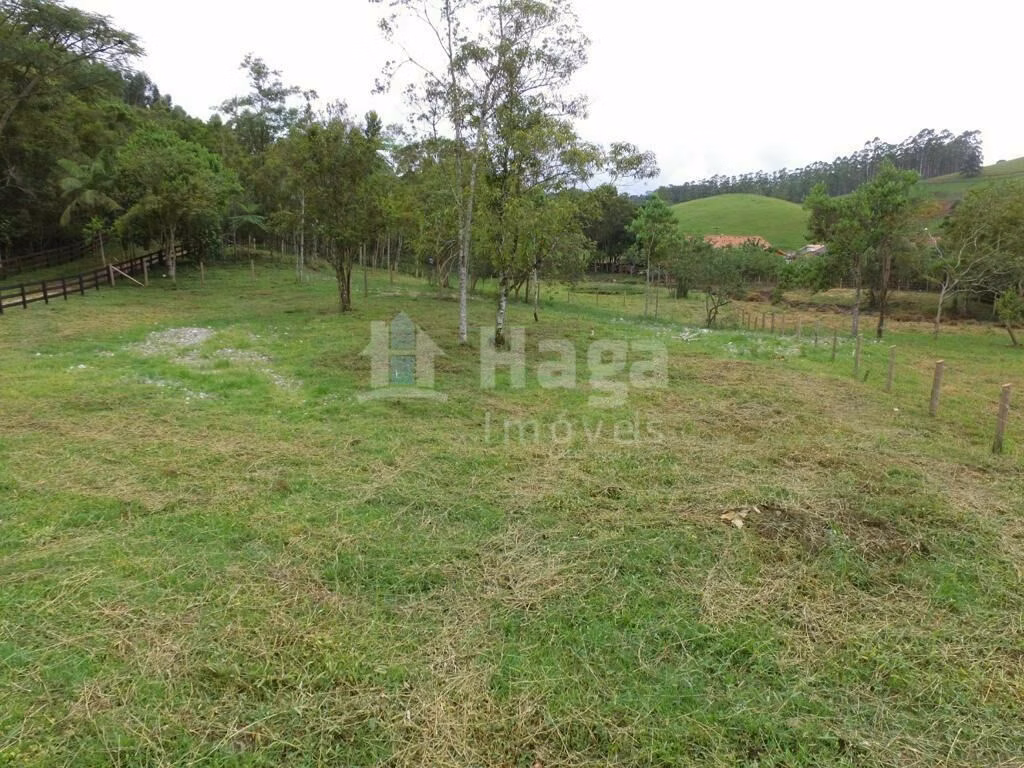 Terreno de 1.669 m² em Canelinha, SC