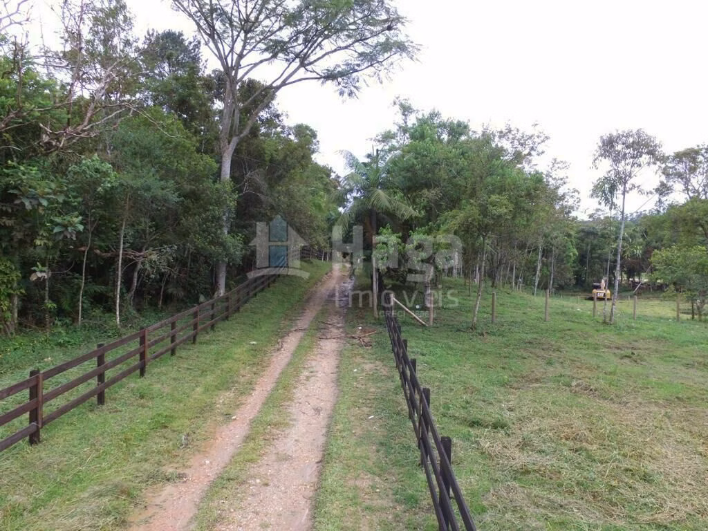 Terreno de 1.669 m² em Canelinha, SC