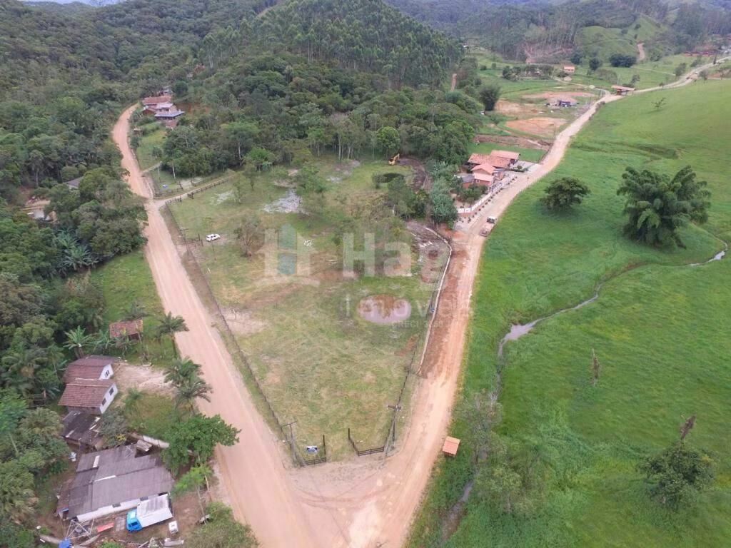 Terreno de 1.669 m² em Canelinha, SC