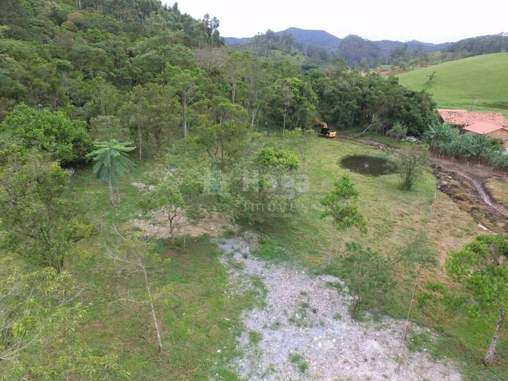 Terreno de 1.669 m² em Canelinha, SC