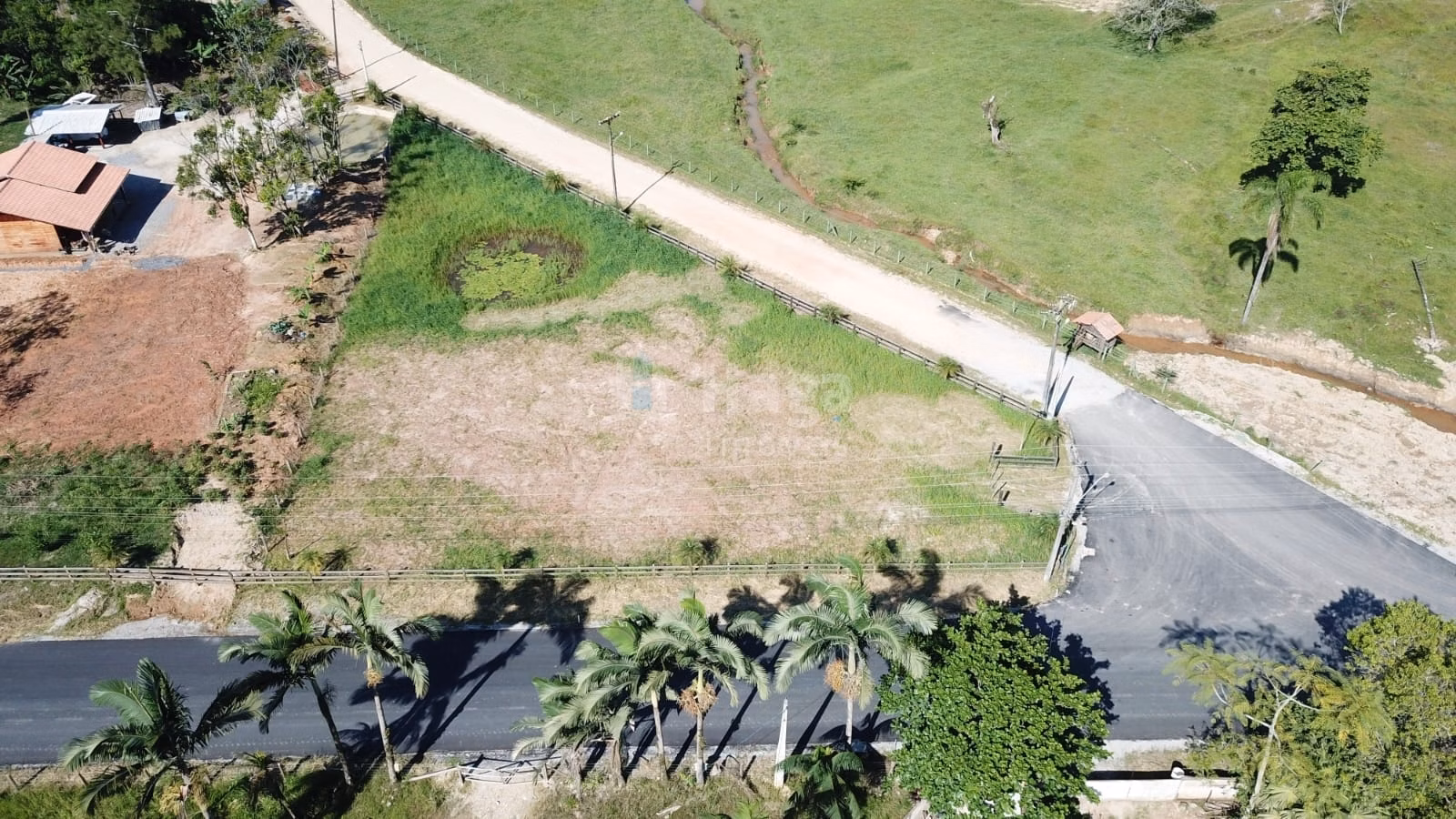 Terreno de 1.669 m² em Canelinha, SC
