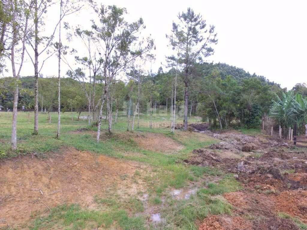 Terreno de 1.669 m² em Canelinha, SC