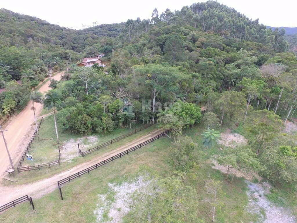 Terreno de 1.669 m² em Canelinha, SC