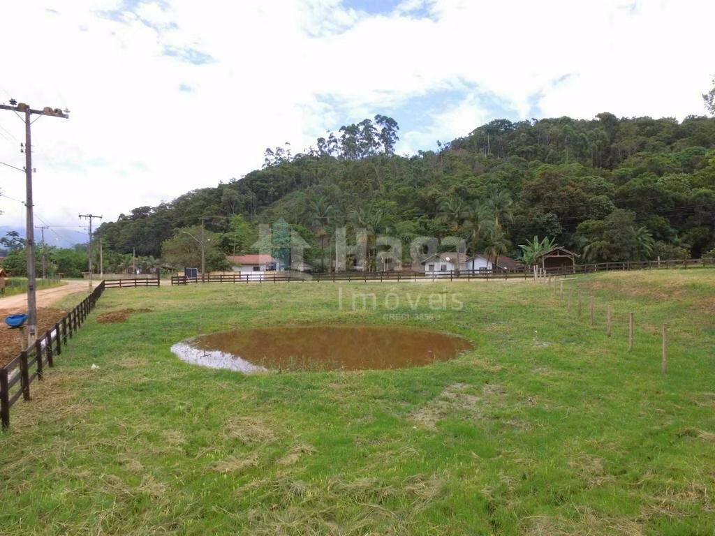 Terreno de 1.669 m² em Canelinha, SC