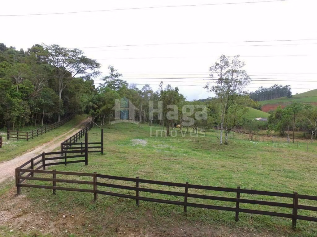 Terreno de 1.669 m² em Canelinha, SC