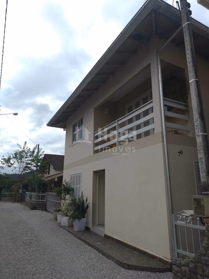 Casa de 198 m² em Brusque, SC