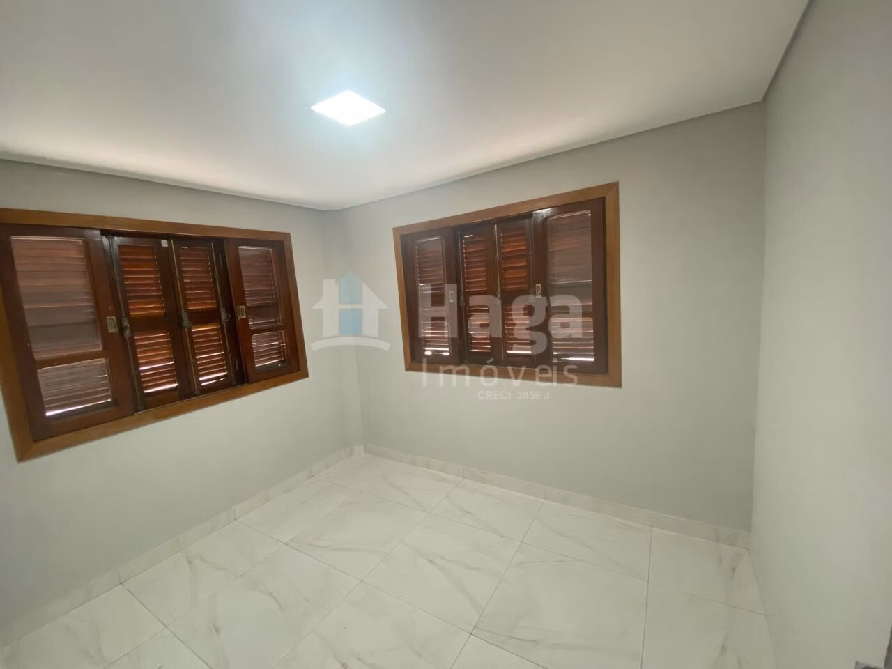 Casa de 1.300 m² em Nova Trento, SC