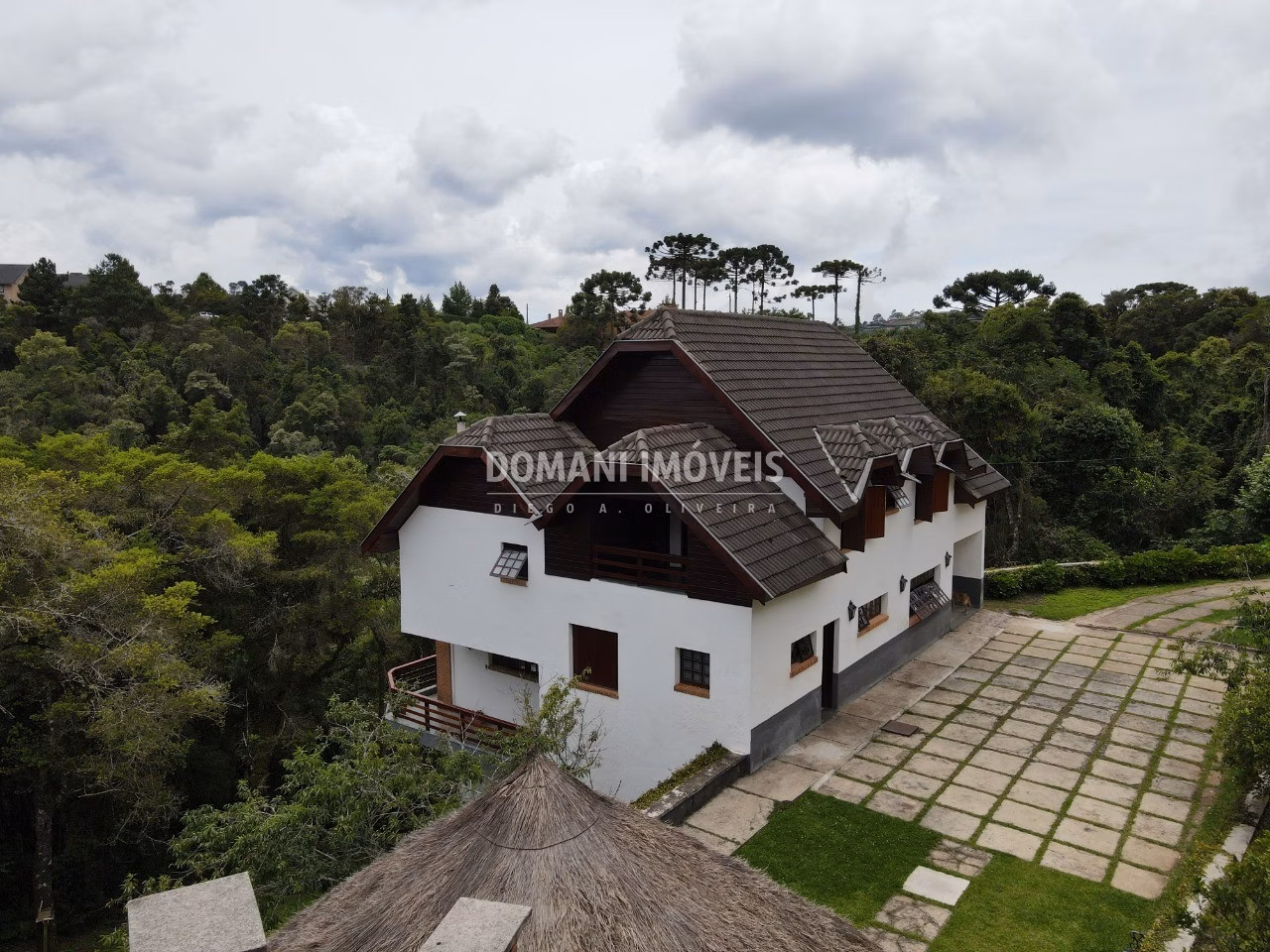 Casa de 1.160 m² em Campos do Jordão, SP