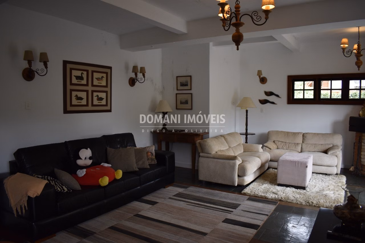Casa de 1.160 m² em Campos do Jordão, SP