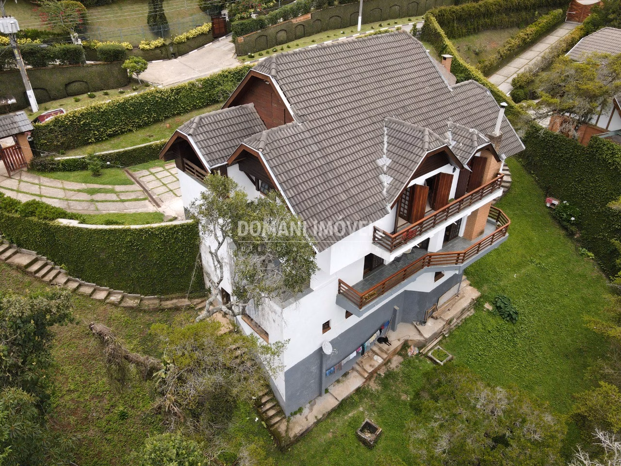 Casa de 1.160 m² em Campos do Jordão, SP