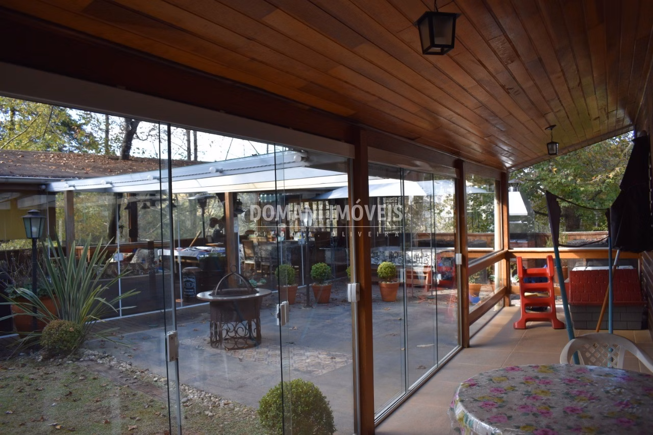 Casa de 1.175 m² em Campos do Jordão, SP