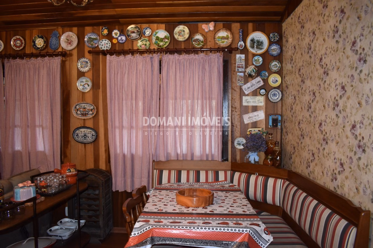 Casa de 1.175 m² em Campos do Jordão, SP