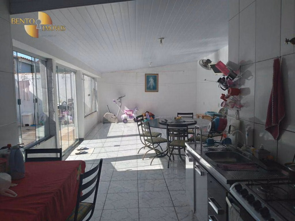 Casa de 250 m² em Várzea Grande, MT