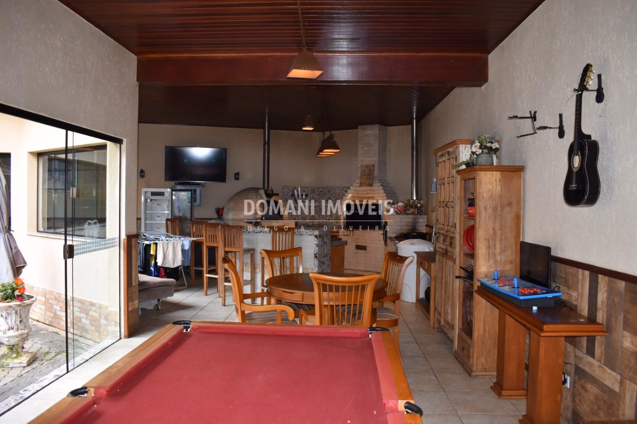 Casa de 1.060 m² em Campos do Jordão, SP