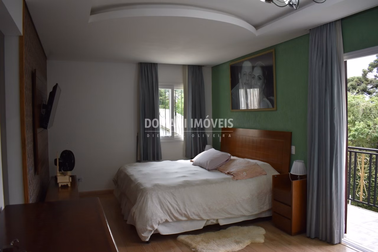 Casa de 1.060 m² em Campos do Jordão, SP