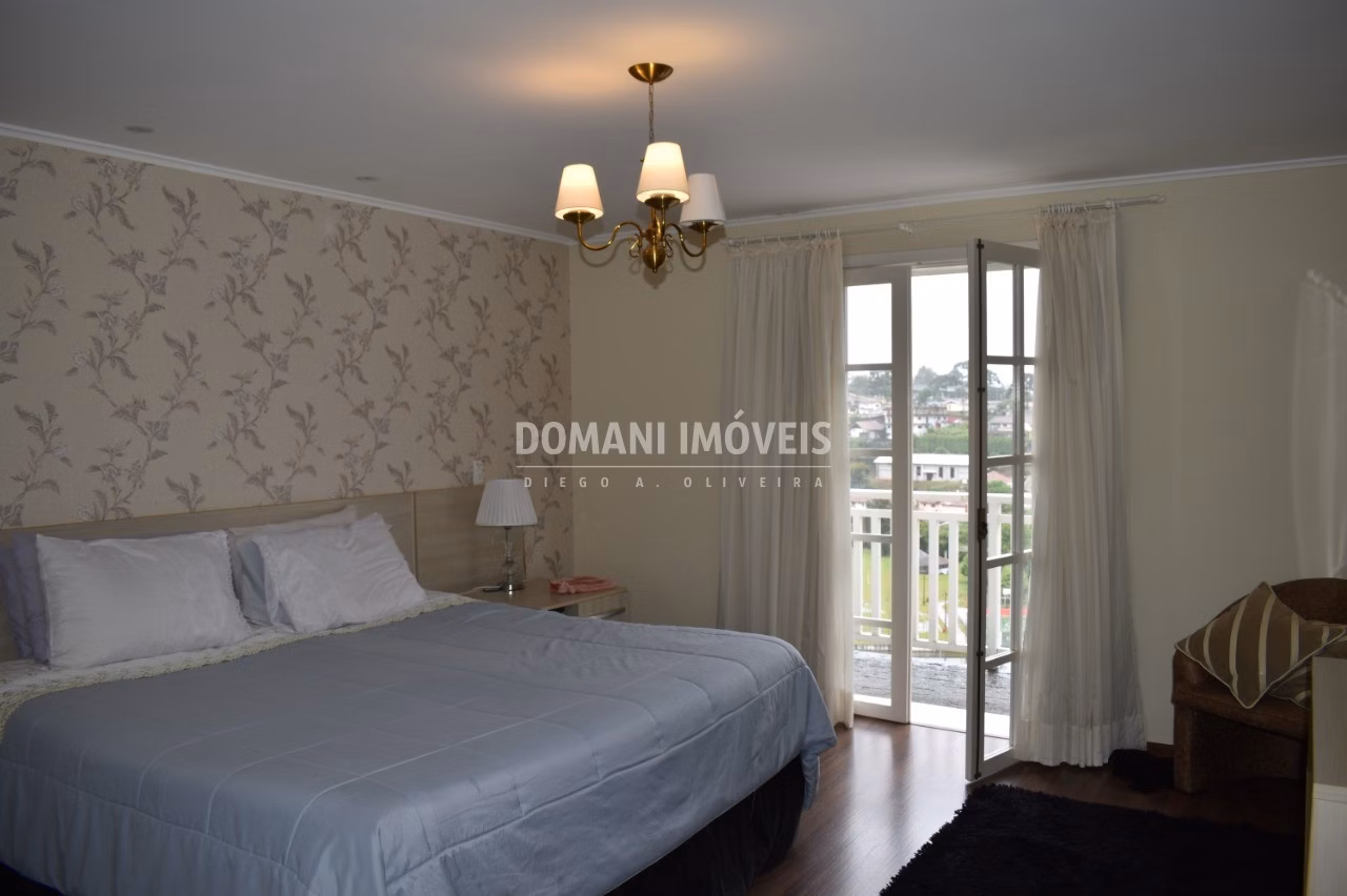 Casa de 250 m² em Campos do Jordão, SP