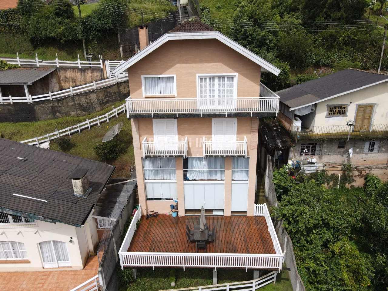 Casa de 250 m² em Campos do Jordão, SP