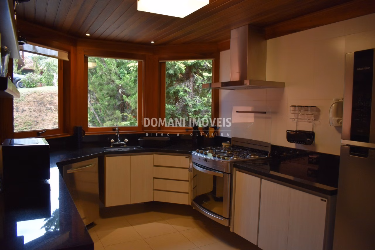 Casa de 1,000 m² em Campos do Jordão, SP