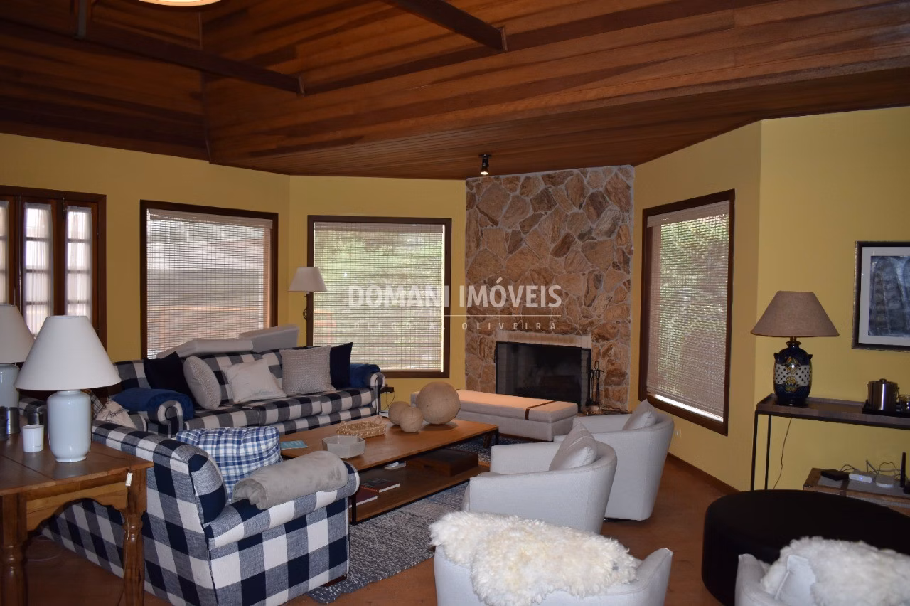 Casa de 1,000 m² em Campos do Jordão, SP