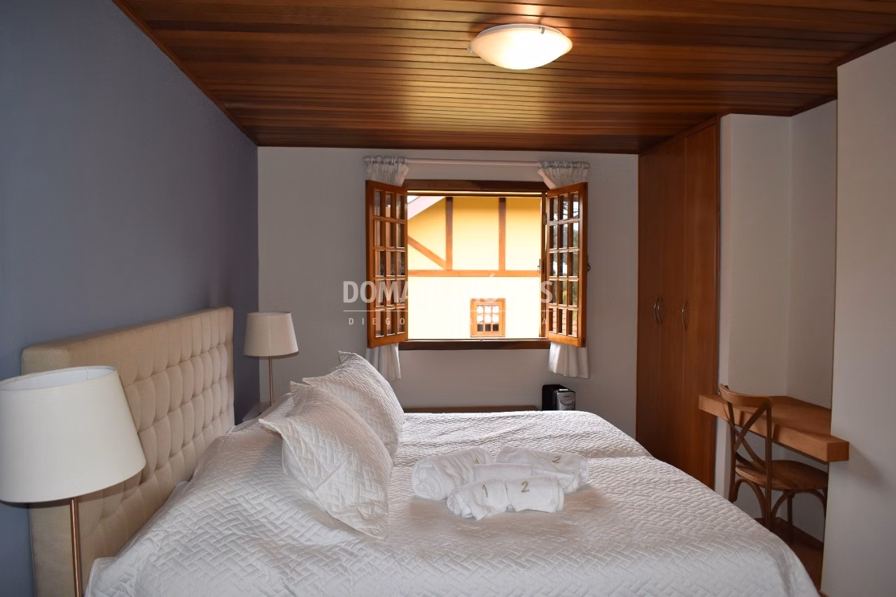 Casa de 1,000 m² em Campos do Jordão, SP
