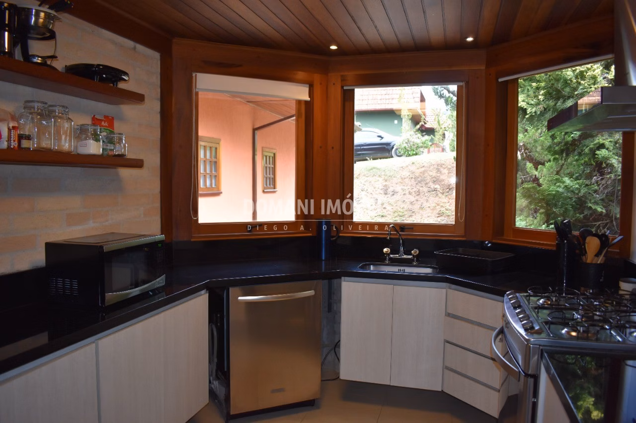 Casa de 1,000 m² em Campos do Jordão, SP