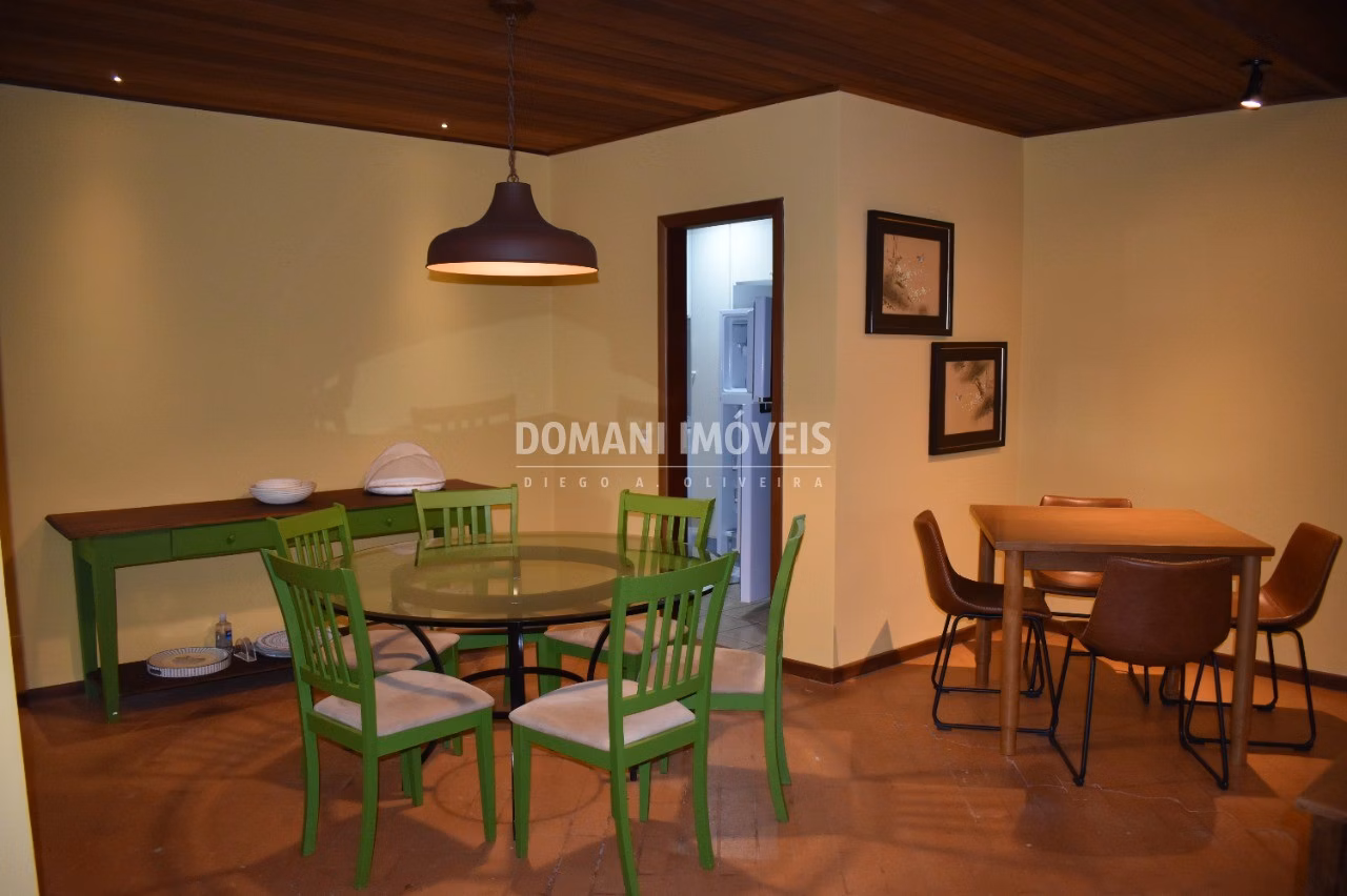 Casa de 1,000 m² em Campos do Jordão, SP