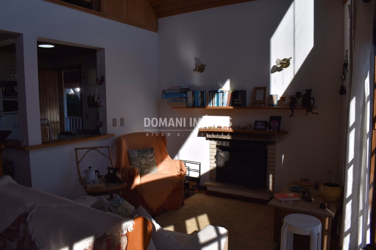 Casa de 680 m² em Campos do Jordão, SP