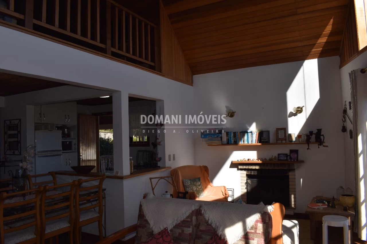 Casa de 680 m² em Campos do Jordão, SP