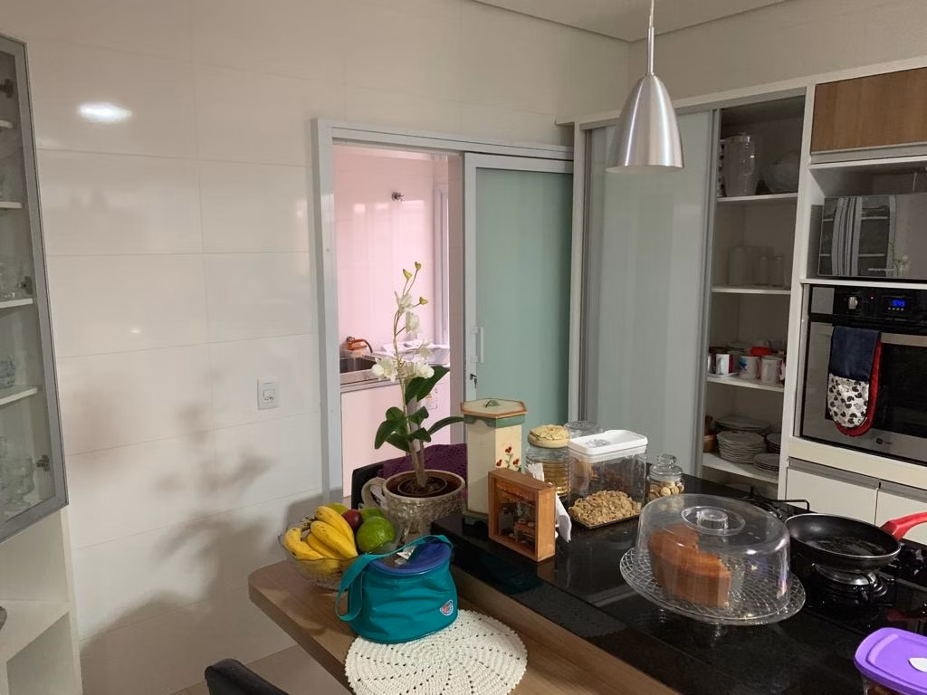 Casa de 450 m² em Paulínia, SP