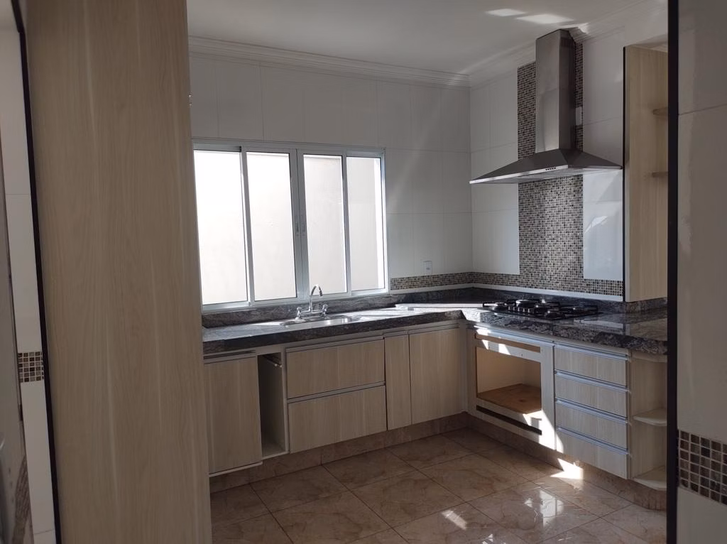 Casa de 300 m² em Paulínia, SP