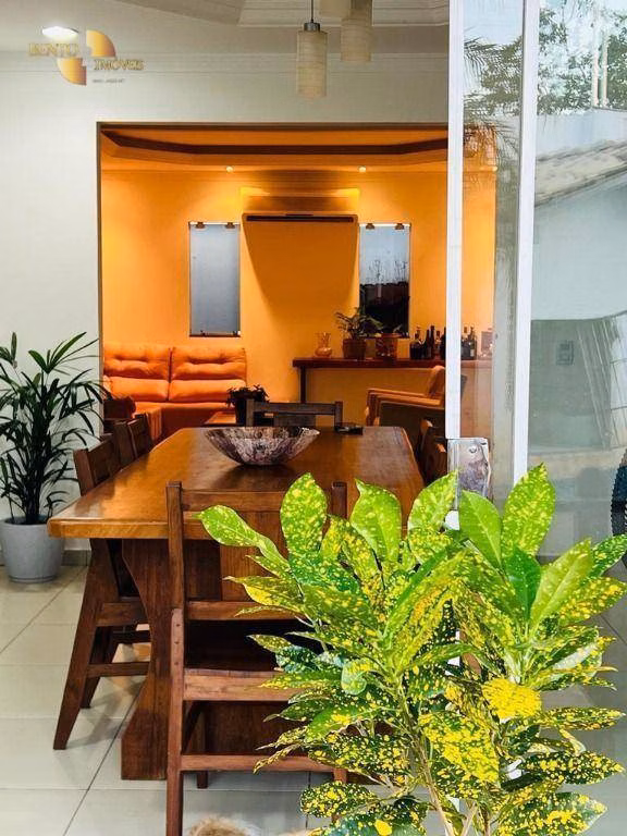 Casa de 366 m² em Cuiabá, MT
