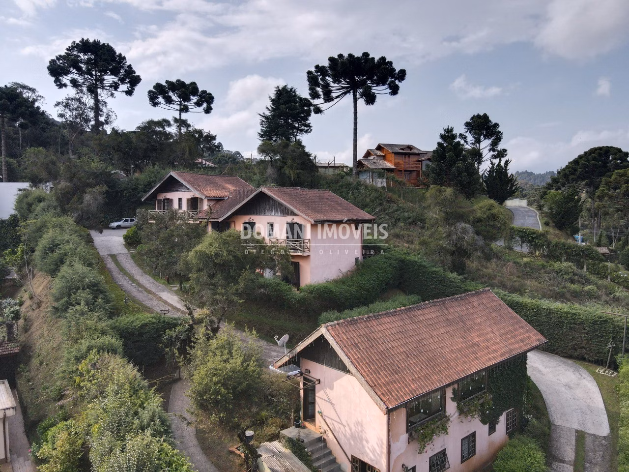 Pousada de 1.190 m² em Campos do Jordão, SP
