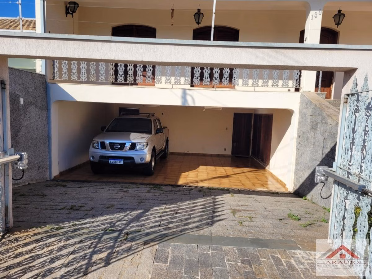 Casa de 438 m² em Campinas, SP