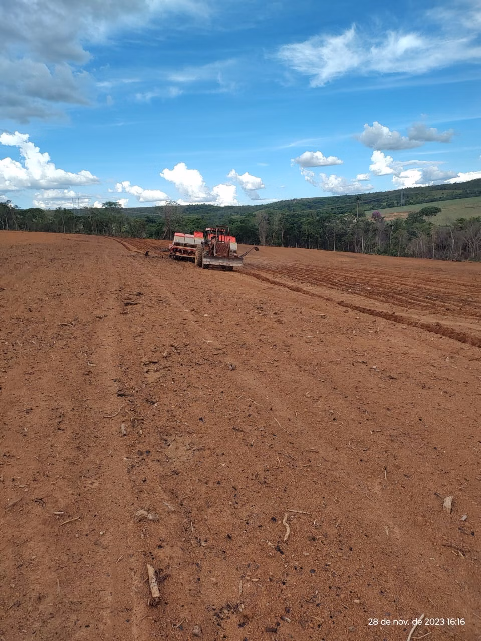 Fazenda de 100 ha em Luziânia, GO