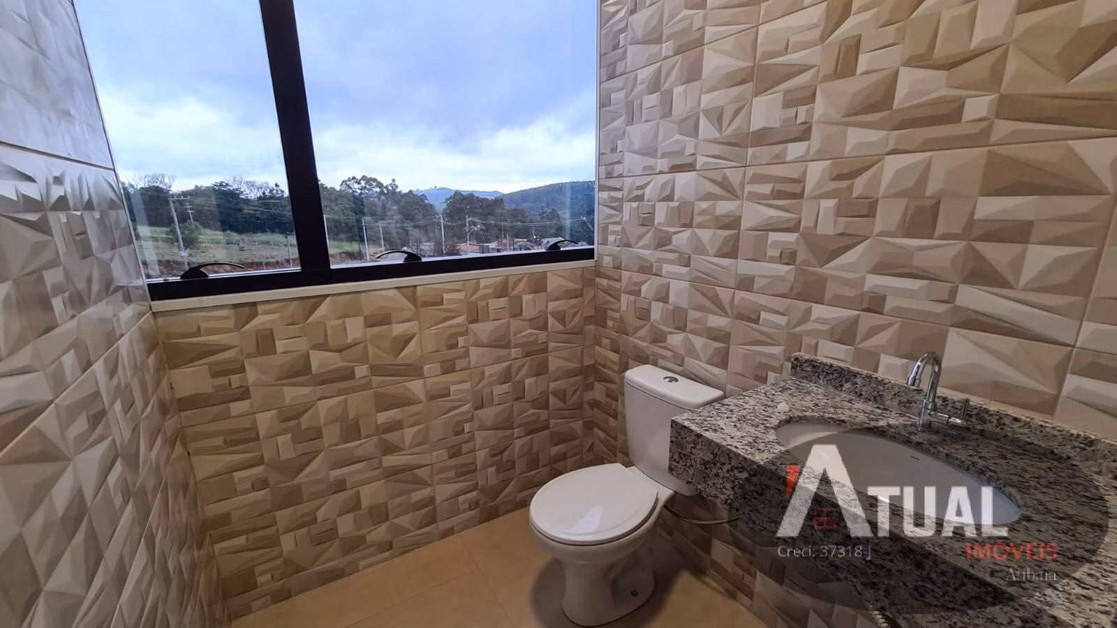 Comercial de 1.600 m² em Atibaia, SP