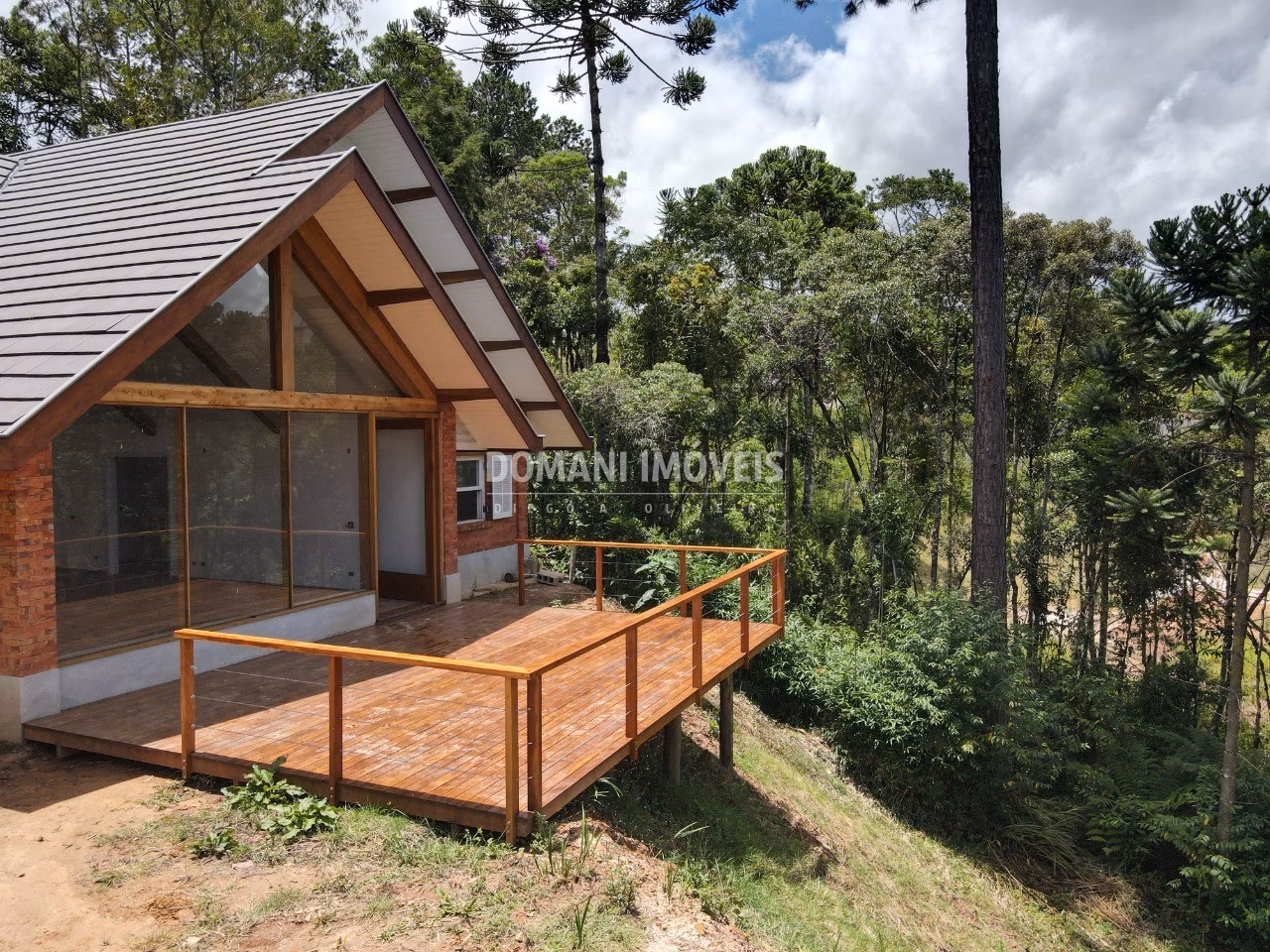 Casa de 1.270 m² em Campos do Jordão, SP