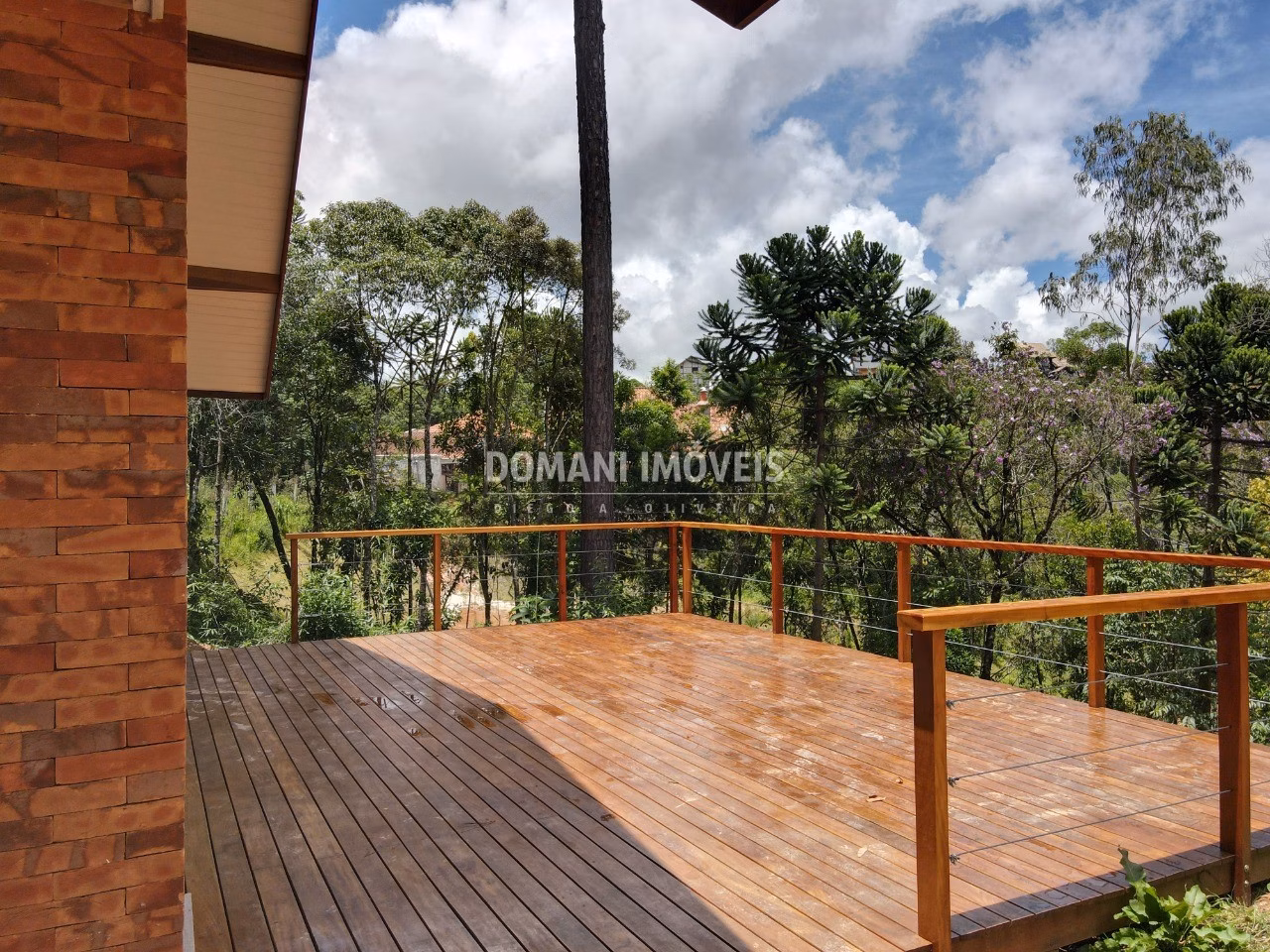 Casa de 1.270 m² em Campos do Jordão, SP