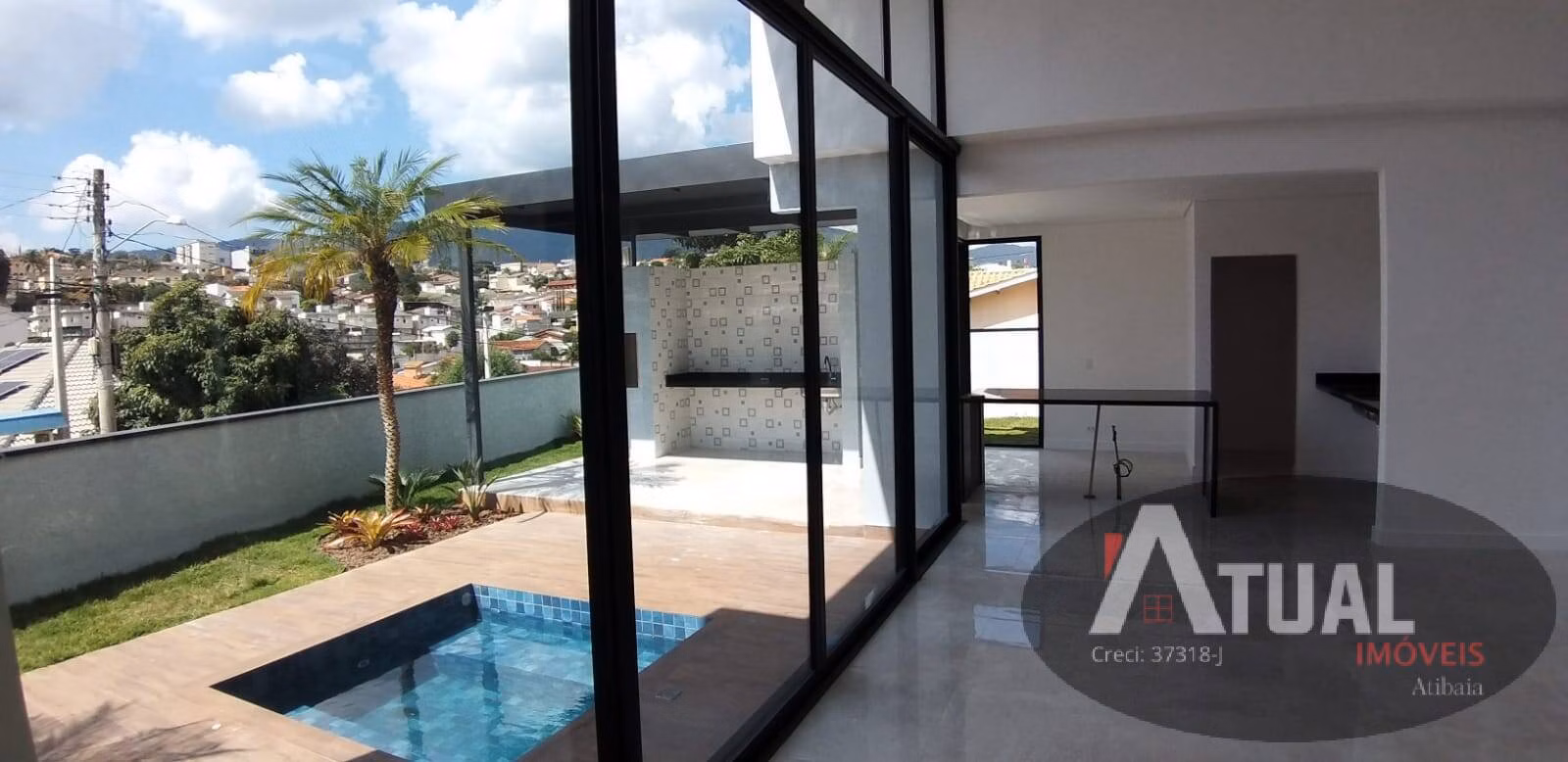 Casa de 480 m² em Atibaia, SP
