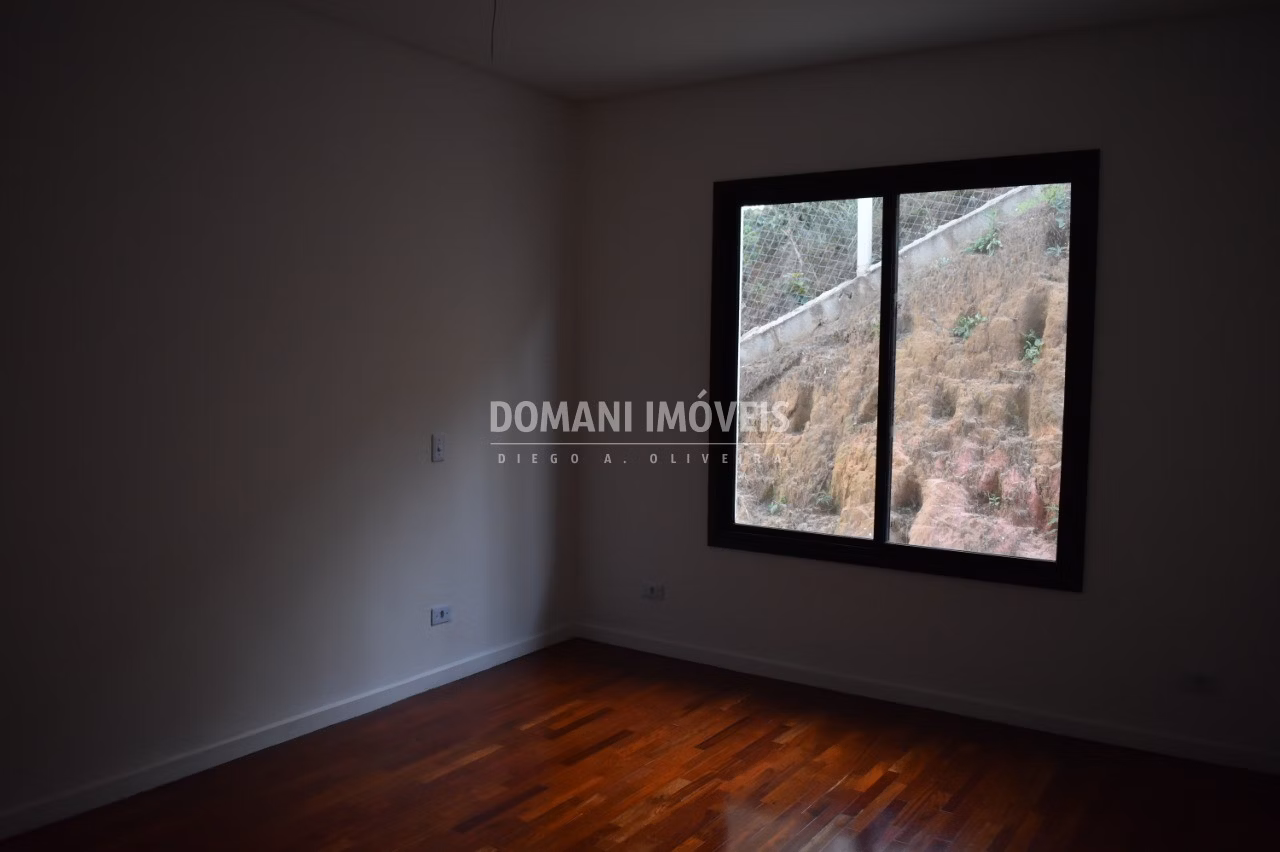 Casa de 1.040 m² em Campos do Jordão, SP